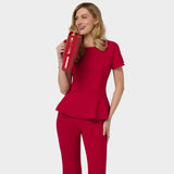 Bluza medyczna KIM w kolorze Red Cherry - taliowany fason z baskinką dla pracownic medycznych - Vena Uniformy