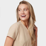 Megkötős orvosi tunika SOPHIA - CARAMEL